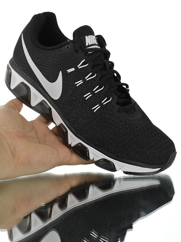 Nike Tailwind 8