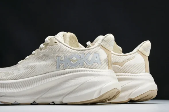 Hoka Clifton 9 1127896 SSEG 
