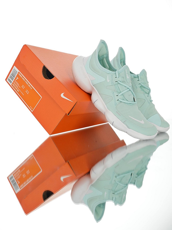Nike free rns top
