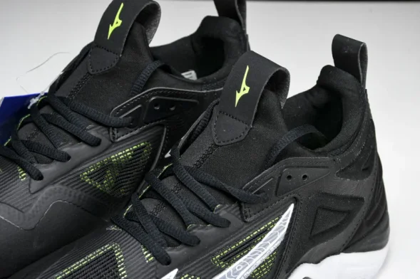 Mizuno Wave Momentum V1GA231252 