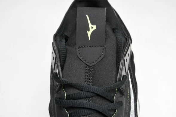 Mizuno Wave Momentum V1GA231252 