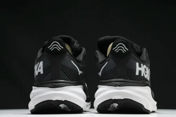 Hoka Clifton 9 1132210 BWHT 