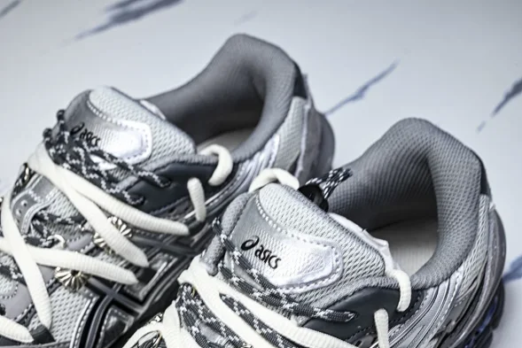 Asics Gel-Cumulus 16 TG 1203A838-020 
