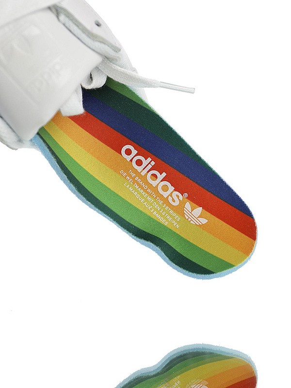 Adidas Superstar W LGBT