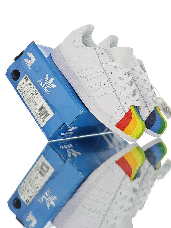 Adidas Superstar W LGBT