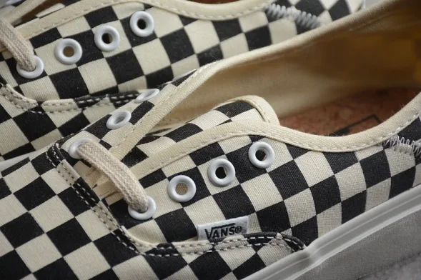 Vans Authentic VN0A3MU528M 