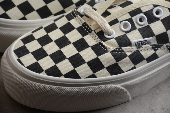 Vans Authentic VN0A3MU528M 