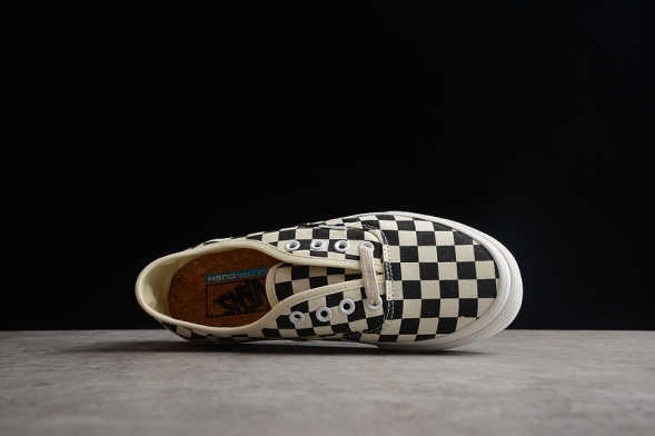 Vans Authentic VN0A3MU528M 