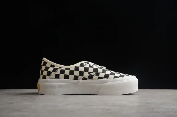 Vans Authentic VN0A3MU528M 