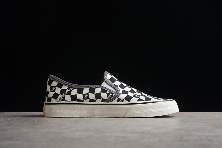 Vans Slip-On VR3 VN000EYEBWW