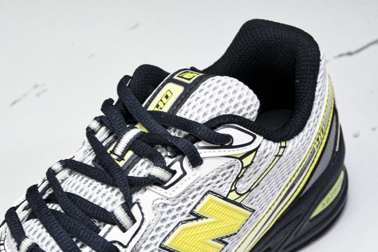  New Balance 740 U740FR2