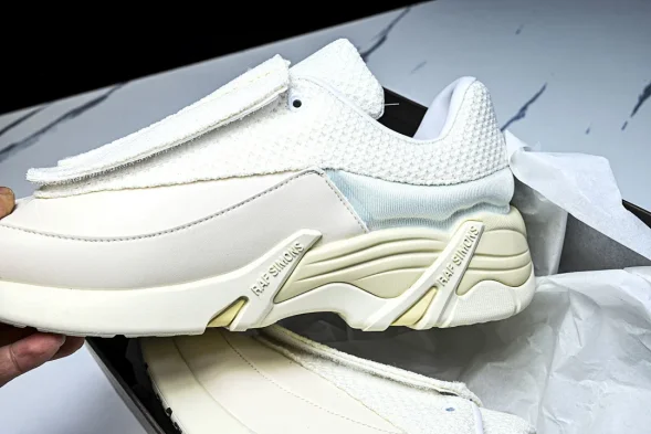 Raf Simons Cylon-21 Antei HR740006S0061 