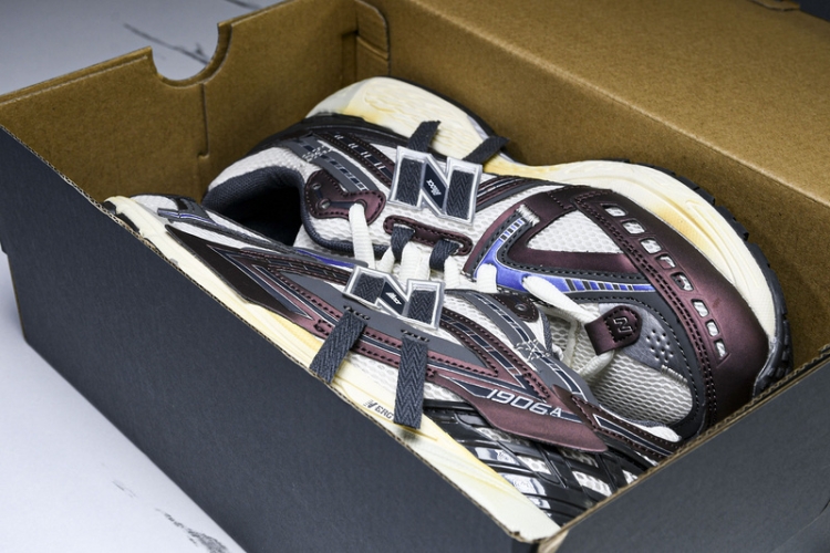  New Balance 1906 M1906AR