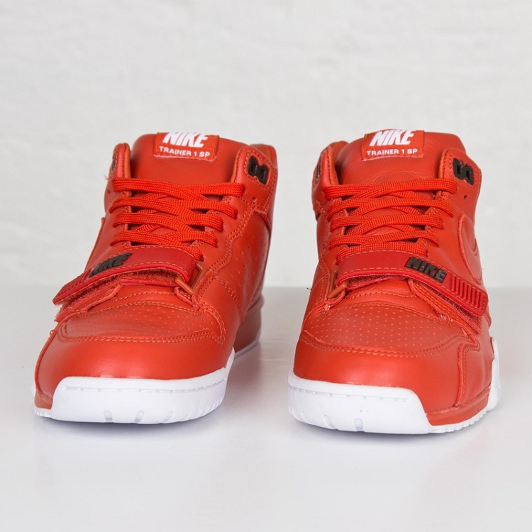 Nike air trainer red online