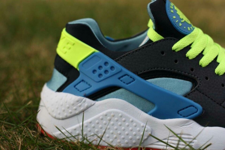 Nike Air Huarache LE 