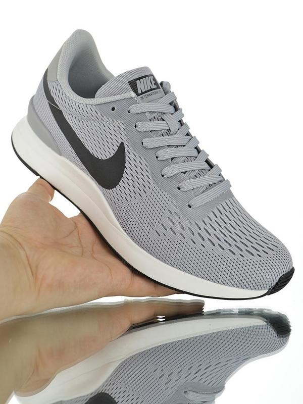 Nike Internationalist LT 17 872087-010