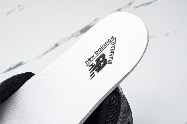  New Balance 740 U740B02