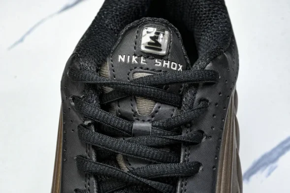 Nike Shox R4 AR3565-007 