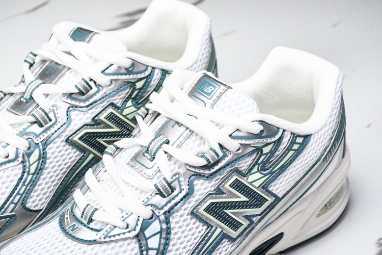  New Balance 740 U740GR2