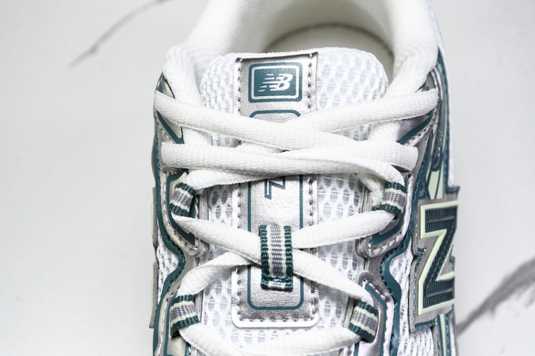  New Balance 740 U740GR2