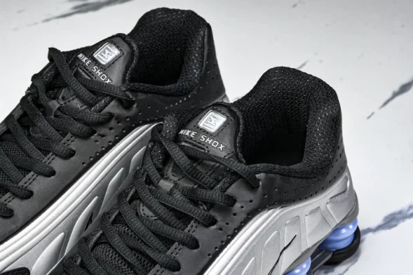 Nike Shox R4 CW2626 004 
