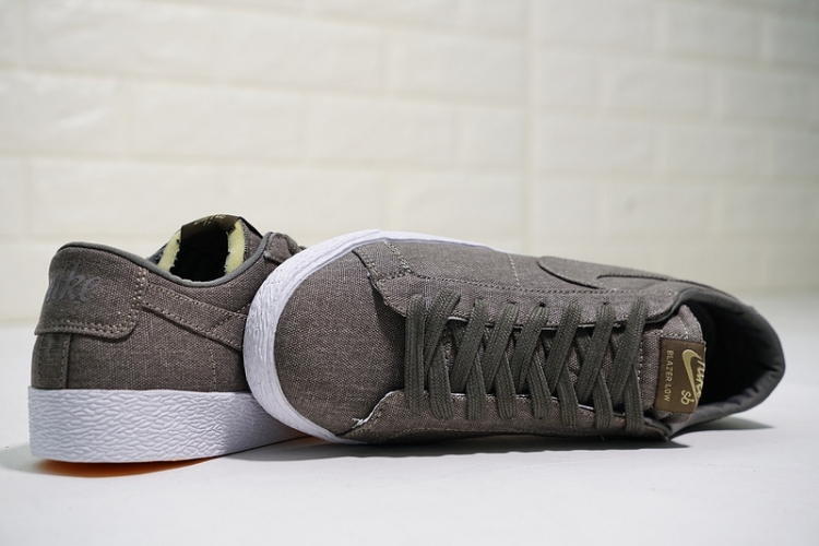 Nike SB Blazer Zoom Low Canvas Deconstructed