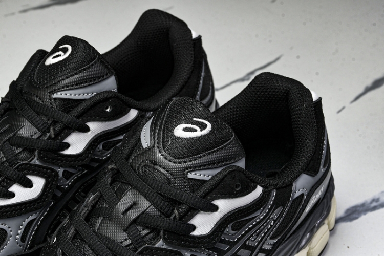 Asics Gel-NYC 1203A739-001