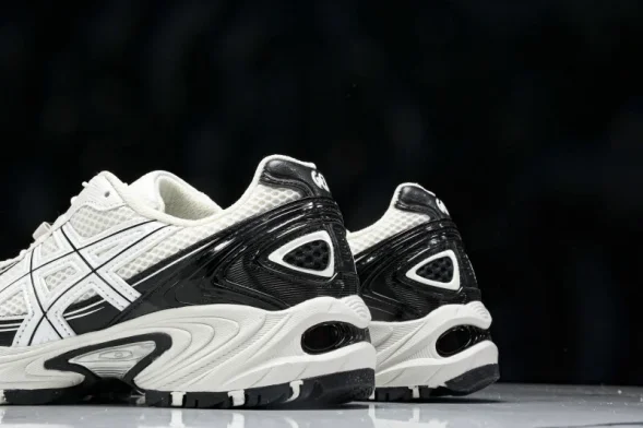 Asics Gel-Kahana TR V4 1203A497-100 