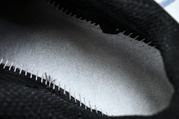 Nike Shox R4 AR3565-011 