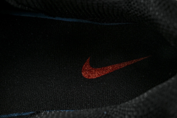 Nike Shox R4 AR3565-011 