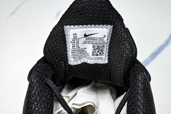 Nike Shox R4 AR3565-011 