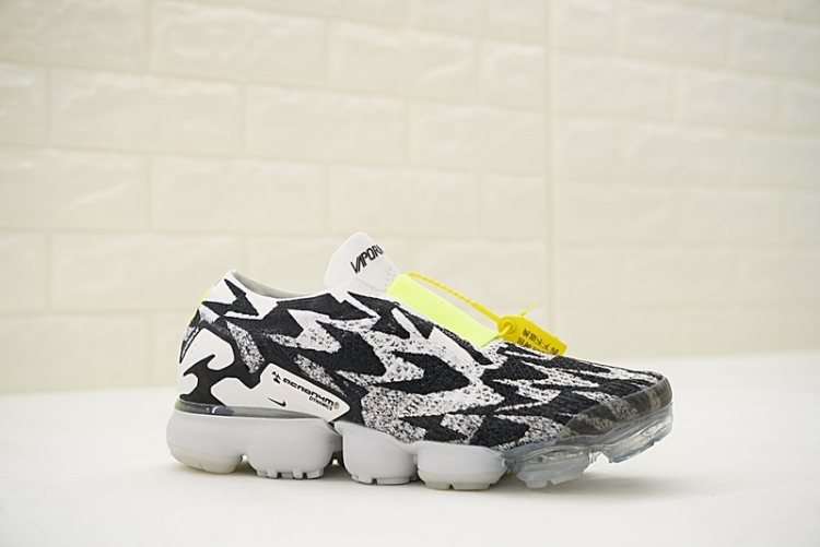 ACRONYM x Nike Air VaporMax Moc 2