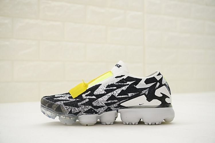 ACRONYM x Nike Air VaporMax Moc 2