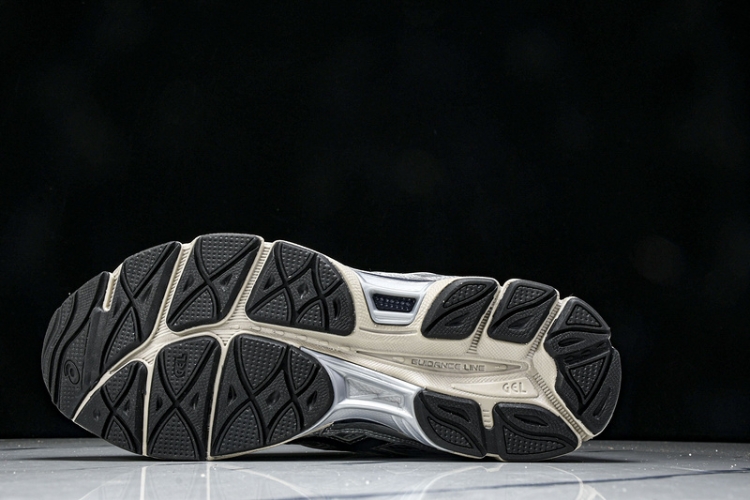 Asics Gel-NYC 1203A581-020