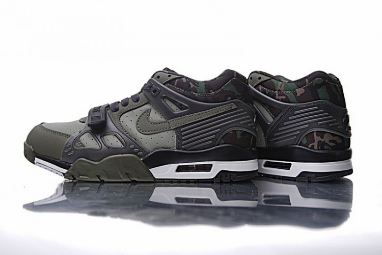 NIKE AIR TRAINER 3 705426-300