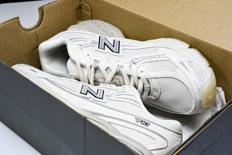  New Balance 740 U740LN1