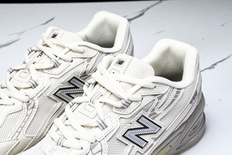  New Balance 740 U740LN1