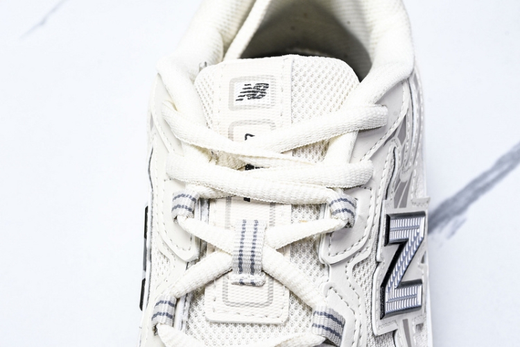  New Balance 740 U740LN1
