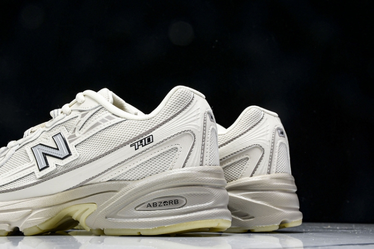 New Balance 740 U740LN1