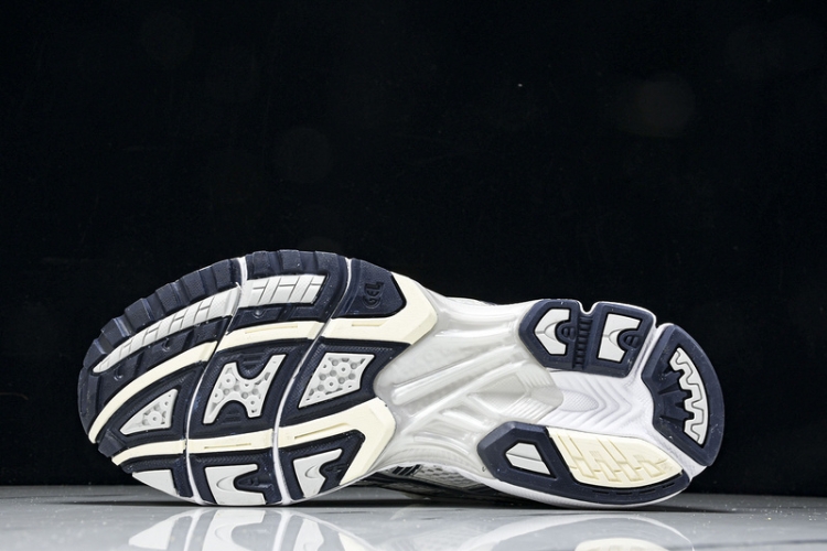 Asics Gel-Kayano 14 1201A056-109