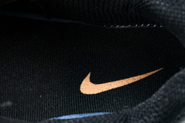 Nike Shox R4 HQ1988-003 