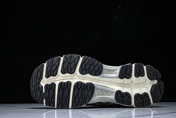 Asics Gel-Kayano 12.1 x Ronnie Fieg 1203A827-101 