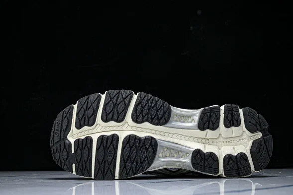 Asics Gel-Kayano 12.1 x Ronnie Fieg 1203A827-101 