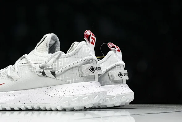 Nike ACG Mountain Fly Low GTX SE DX6675 001 