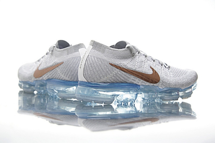 Nike Air VaporMax “Explorer Light"  849557-104