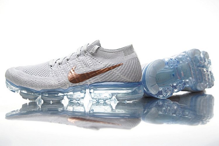 Nike Air VaporMax “Explorer Light"  849557-104