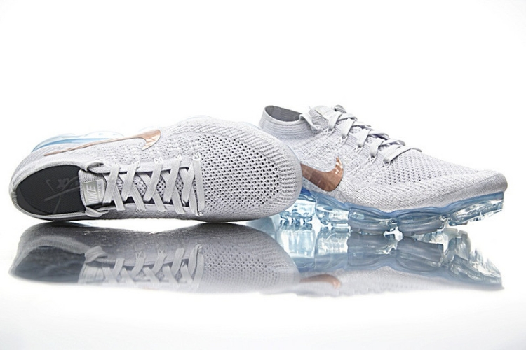 Nike Air VaporMax “Explorer Light"  849557-104