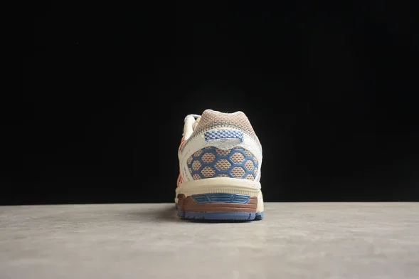 Asics GEL-KAHANA 8 1011B109-200 