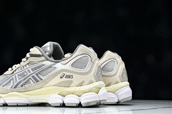 Asics Gel-NYC 1203A383-020 