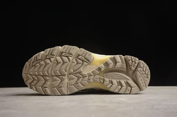 Asics GEL-KAHANA 8 1011B109-300 